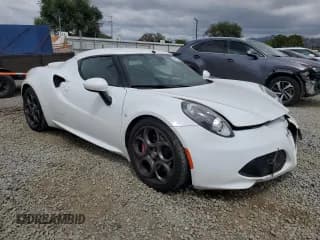 ✅ 2017 Alfa Romeo 4C • VIN: ZARBAAA48HM245037 • Lot: 54715475. Wystawiony na Copart z przebiegiem 72 650 mil. Bezpłatny archiwum sprzedaży aukcyjnych z USA i szczegółowy raport historii pojazdu na DreamBid. Zdjęcie 4.