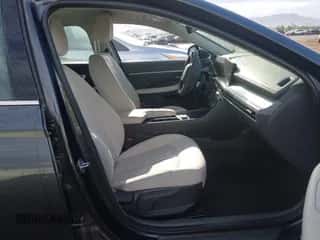 2025 Hyundai Sonata SEL with VIN KMHL64JA6SA438153, listed as a IAAI auction lot 43512153 with 21,766 mi miles and . Bid and sale history available at DreamBid. Image 5.