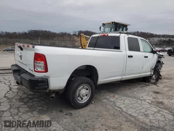✅ 2022 Ram 2500 Tradesman • VIN: 3C6UR5HJ3NG321817 • Lot: 57461855. Listed on Copart with 22,503 mi. Free auction sales archive from the USA and detailed vehicle history report at DreamBid. Image 3.