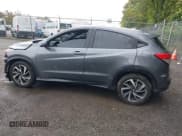 ✅ 2019 Honda HR-V Sport • VIN: 3CZRU6H13KG714922 • Lot: 43438115. Wystawiony na IAAI z przebiegiem 95 374 mil. Bezpłatny archiwum sprzedaży aukcyjnych z USA i szczegółowy raport historii pojazdu na DreamBid. Zdjęcie 14.