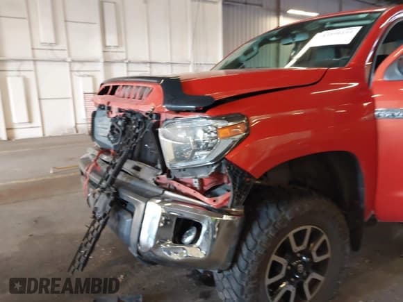 ✅ 2018 Toyota Tundra SR5 • VIN: 5TFDY5F10JX725646 • Лот: 43559134. Опубликован ранее на IAAI с пробегом 83 498 миль. Бесплатный доступ к архиву аукционных продаж из США и подробный отчёт об истории автомобиля на DreamBid. Изображение 6.