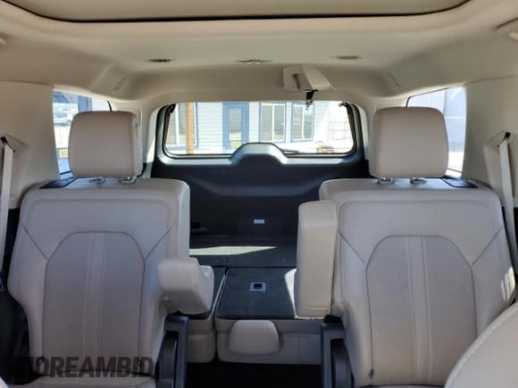 ✅ 2024 Ford Expedition Limited • VIN: 1FMJU2A80REA13934 • Lot: 60162825. Listed on Copart with 42,720 mi. Free auction sales archive from the USA and detailed vehicle history report at DreamBid. Image 10.