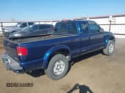 ✅ 2002 GMC Sonoma SLS • VIN: 1GTCT19W328116153 • Lot: 43310732. Wystawiony na IAAI z przebiegiem 174 333 mil. Bezpłatny archiwum sprzedaży aukcyjnych z USA i szczegółowy raport historii pojazdu na DreamBid. Zdjęcie 4.