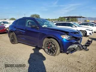 ✅ 2020 Alfa Romeo Stelvio Ti • VIN: ZASPAKBN3L7C75963 • Lot: 94360935. Wystawiony na Copart z przebiegiem Nie podano. Bezpłatny archiwum sprzedaży aukcyjnych z USA i szczegółowy raport historii pojazdu na DreamBid. Zdjęcie 4.