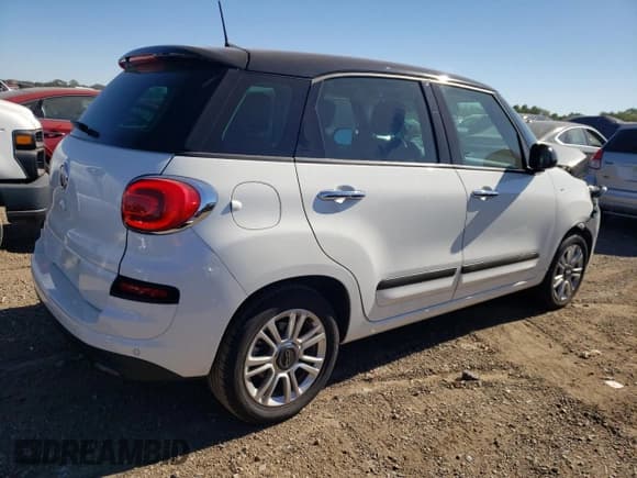 ✅ 2019 FIAT 500L Pop • VIN: ZFBNFAAH7KZ042391 • Lot: 70639734. Listed on Copart with 44,278 mi. Free auction sales archive from the USA and detailed vehicle history report at DreamBid. Image 3.