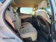 ✅ 2017 Hyundai Santa Fe 2.4L • VIN: 5XYZU3LB8HG410979 • Lot: 90727745. Wystawiony na Copart z przebiegiem 89 970 mil. Bezpłatny archiwum sprzedaży aukcyjnych z USA i szczegółowy raport historii pojazdu na DreamBid. Zdjęcie 10.