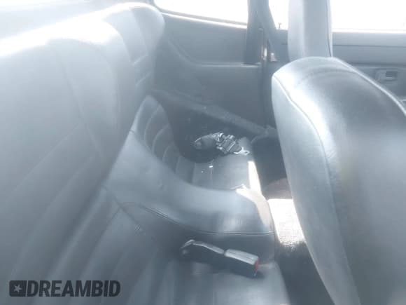 ✅ 1984 Porsche 944 • VIN: WP0AA0949EN457844 • Lot: 42171136. Listed on IAAI with 60,211 mi. Free auction sales archive from the USA and detailed vehicle history report at DreamBid. Image 8.