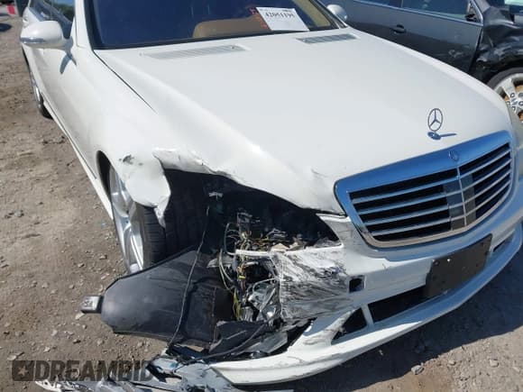 ✅ 2008 Mercedes-Benz S 550 • VIN: WDDNG86X08A163330 • Lot: 42051195. Wystawiony na IAAI z przebiegiem 102 773 mil. Bezpłatny archiwum sprzedaży aukcyjnych z USA i szczegółowy raport historii pojazdu na DreamBid. Zdjęcie 6.