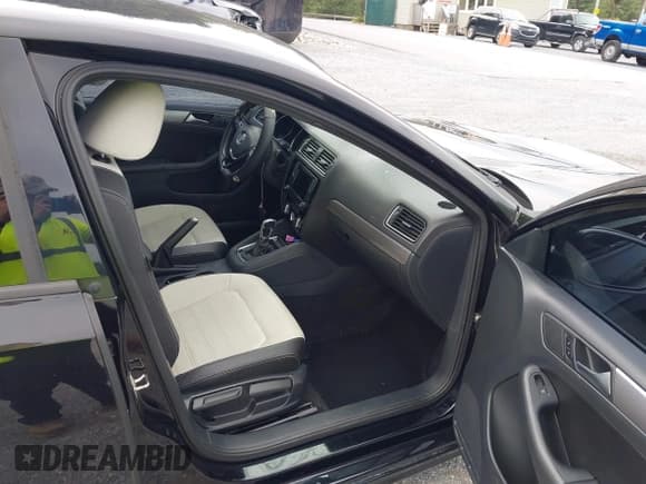 ✅ 2016 Volkswagen Jetta Sport • VIN: 3VWD17AJ0GM291585 • Lot: 43325047. Listed on IAAI with 93,499 mi. Free auction sales archive from the USA and detailed vehicle history report at DreamBid. Image 5.