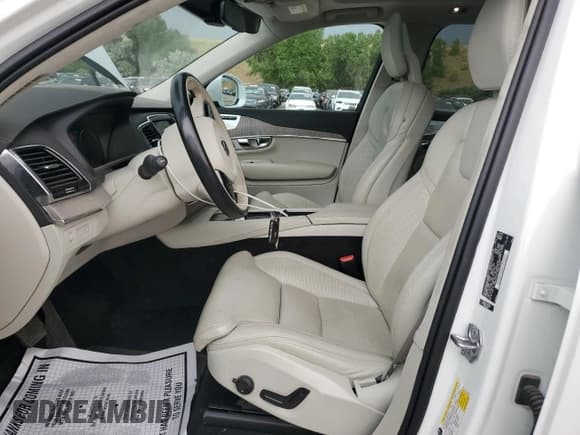 ✅ 2021 Volvo XC90 Inscription Expression • VIN: YV4BR00L8M1760666 • Lot: 66363635. Listed on Copart with 52,602 mi. Free auction sales archive from the USA and detailed vehicle history report at DreamBid. Image 7.