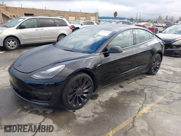 ✅ 2022 Tesla Model 3 Performance • VIN: 5YJ3E1EC4NF327145 • Лот: 43707192. Опубликован ранее на IAAI с пробегом 25 310 миль. Бесплатный доступ к архиву аукционных продаж из США и подробный отчёт об истории автомобиля на DreamBid. Изображение 16.