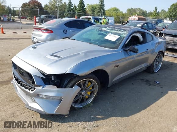 ✅ 2022 Ford Mustang GT Premium • VIN: 1FA6P8CF1N5137713 • Lot: 43262122. Listed on IAAI with 7,552 mi. Free auction sales archive from the USA and detailed vehicle history report at DreamBid. Image 18.