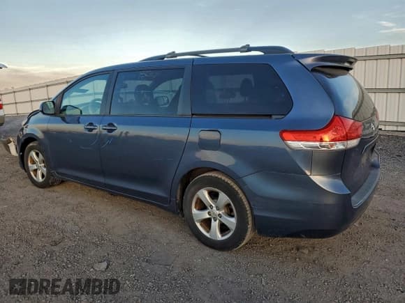 ✅ 2014 Toyota Sienna LE • VIN: 5TDKK3DC0ES411900 • Lot: 94628925. Listed on Copart with 219,271 mi. Free auction sales archive from the USA and detailed vehicle history report at DreamBid. Image 2.