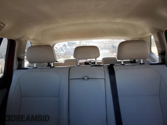 ✅ 2018 Volkswagen Tiguan SEL • VIN: 3VV3B7AX5JM040974 • Lot: 90096245. Wystawiony na Copart z przebiegiem 141 486 mil. Bezpłatny archiwum sprzedaży aukcyjnych z USA i szczegółowy raport historii pojazdu na DreamBid. Zdjęcie 10.