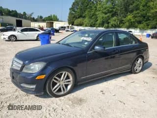 ✅ 2013 Mercedes-Benz C 250 Sport • VIN: WDDGF4HB0DA750742 • Lot: 62776725. Wystawiony na Copart z przebiegiem Nie podano. Bezpłatny archiwum sprzedaży aukcyjnych z USA i szczegółowy raport historii pojazdu na DreamBid. Zdjęcie 1.