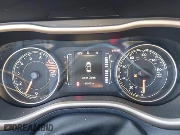 ✅ 2016 Jeep Cherokee Latitude • VIN: 1C4PJMCS2GW331492 • Lot: 41747216. Wystawiony na IAAI z przebiegiem 131 262 mil. Bezpłatny archiwum sprzedaży aukcyjnych z USA i szczegółowy raport historii pojazdu na DreamBid. Zdjęcie 7.