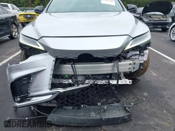 ✅ 2023 Lexus RX 500h F Sport Performance • VIN: 2T2BCMEA7PC002512 • Lot: 43195489. Wystawiony na IAAI z przebiegiem 40 002 mil. Bezpłatny archiwum sprzedaży aukcyjnych z USA i szczegółowy raport historii pojazdu na DreamBid. Zdjęcie 6.