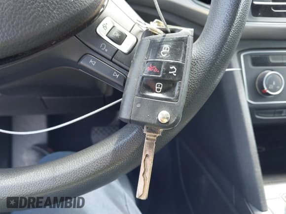 ✅ 2018 Volkswagen Atlas S • VIN: 1V2AR2CA4JC556255 • Lot: 42408779. Wystawiony na IAAI z przebiegiem 142 427 mil. Bezpłatny archiwum sprzedaży aukcyjnych z USA i szczegółowy raport historii pojazdu na DreamBid. Zdjęcie 11.