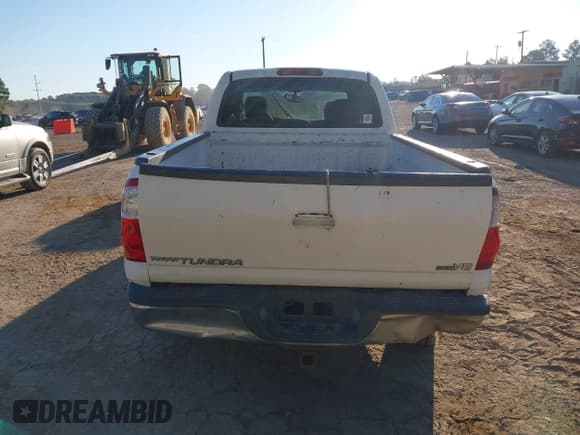 ✅ 2005 Toyota Tundra SR5 • VIN: 5TBET34185S486801 • Lot: 43460169. Listed on IAAI with 354,292 mi. Free auction sales archive from the USA and detailed vehicle history report at DreamBid. Image 16.