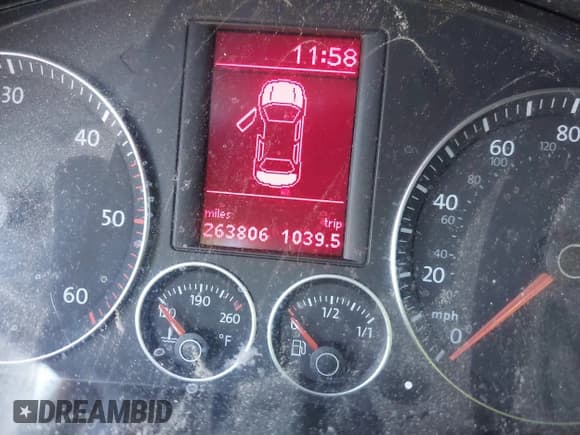 ✅ 2006 Volkswagen Jetta Edition • VIN: 3VWFT71K96M853624 • Lot: 41822431. Wystawiony na IAAI z przebiegiem 263 806 mil. Bezpłatny archiwum sprzedaży aukcyjnych z USA i szczegółowy raport historii pojazdu na DreamBid. Zdjęcie 7.