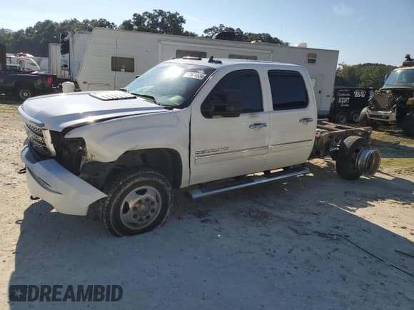 ✅ 2012 GMC Sierra 3500HD Denali • VIN: 1GT426C89CF241590 • Лот: 73674634. Опубликован ранее на Copart с пробегом 343 521 миль. Бесплатный доступ к архиву аукционных продаж из США и подробный отчёт об истории автомобиля на DreamBid. Изображение 1.