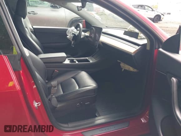 ✅ 2021 Tesla Model Y Performance • VIN: 5YJYGDEF0MF141015 • Lot: 43299307. Listed on IAAI with 83,706 mi. Free auction sales archive from the USA and detailed vehicle history report at DreamBid. Image 5.