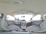 ✅ 2017 Ford Focus SE • VIN: 1FADP3K22HL274619 • Lot: 90457325. Wystawiony na Copart z przebiegiem 106 970 mil. Bezpłatny archiwum sprzedaży aukcyjnych z USA i szczegółowy raport historii pojazdu na DreamBid. Zdjęcie 15.