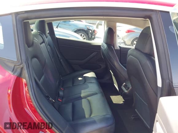 ✅ 2019 Tesla Model 3 Mid Range • VIN: 5YJ3E1EA7KF396485 • Lot: 41999619. Wystawiony na IAAI z przebiegiem 48 090 mil. Bezpłatny archiwum sprzedaży aukcyjnych z USA i szczegółowy raport historii pojazdu na DreamBid. Zdjęcie 8.