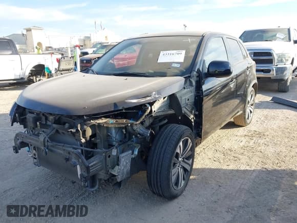 ✅ 2021 Mitsubishi Outlander ES • VIN: JA4APUAU2MU009168 • Lot: 43316709. Listed on IAAI with 27,685 mi. Free auction sales archive from the USA and detailed vehicle history report at DreamBid. Image 2.