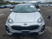 ✅ 2020 Kia Sportage LX • VIN: KNDPMCAC2L7780060 • Lot: 43472315. Wystawiony na IAAI z przebiegiem 56 390 mil. Bezpłatny archiwum sprzedaży aukcyjnych z USA i szczegółowy raport historii pojazdu na DreamBid. Zdjęcie 12.