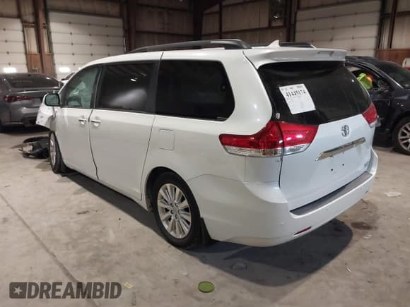 ✅ 2011 Toyota Sienna XLE • VIN: 5TDDK3DC8BS013015 • Lot: 41445174. Listed on IAAI with 127,109 mi. Free auction sales archive from the USA and detailed vehicle history report at DreamBid. Image 3.
