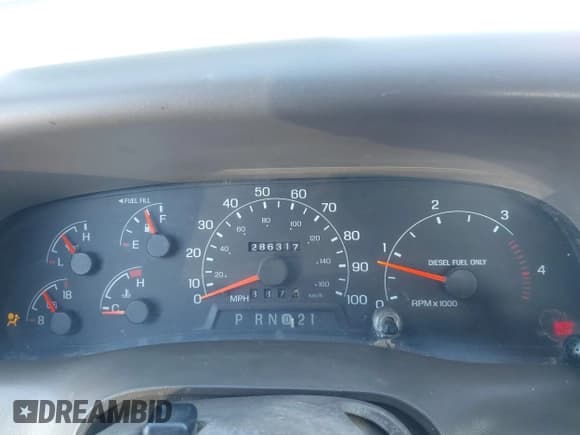 ✅ 2001 Ford F-250 XL • VIN: 3FTNW21F21MA21921 • Lot: 41503819. Wystawiony na IAAI z przebiegiem 286 317 mil. Bezpłatny archiwum sprzedaży aukcyjnych z USA i szczegółowy raport historii pojazdu na DreamBid. Zdjęcie 7.