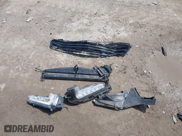 ✅ 2018 Chevrolet Malibu LT • VIN: 1G1ZD5ST1JF119358 • Lot: 42896891. Listed on IAAI with 118,570 mi. Free auction sales archive from the USA and detailed vehicle history report at DreamBid. Image 12.