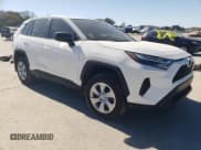 ✅ 2024 Toyota RAV4 LE • VIN: 2T3H1RFV0RC281170 • Lot: 91684145. Wystawiony na Copart z przebiegiem 12 422 mil. Bezpłatny archiwum sprzedaży aukcyjnych z USA i szczegółowy raport historii pojazdu na DreamBid. Zdjęcie 4.