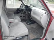 ✅ 1999 Ford Ranger XL • VIN: 1FTYR14V7XTA67787 • Lot: 42839530. Wystawiony na IAAI z przebiegiem 251 812 mil. Bezpłatny archiwum sprzedaży aukcyjnych z USA i szczegółowy raport historii pojazdu na DreamBid. Zdjęcie 5.