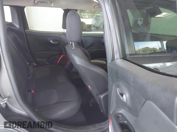 ✅ 2016 Jeep Renegade Trailhawk • VIN: ZACCJBCT6GPE01293 • Лот: 43643602. Опубликован ранее на IAAI с пробегом 168 985 миль. Бесплатный доступ к архиву аукционных продаж из США и подробный отчёт об истории автомобиля на DreamBid. Изображение 8.