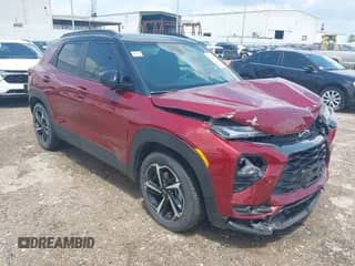 2023 Chevrolet TrailBlazer RS z VIN KL79MTSL5PB185243, wystawiony jako IAAI lot #43014779 z przebiegiem 33 381 mil mil oraz . Historia ofert i sprzedaży dostępna na DreamBid. Obrazek 1.
