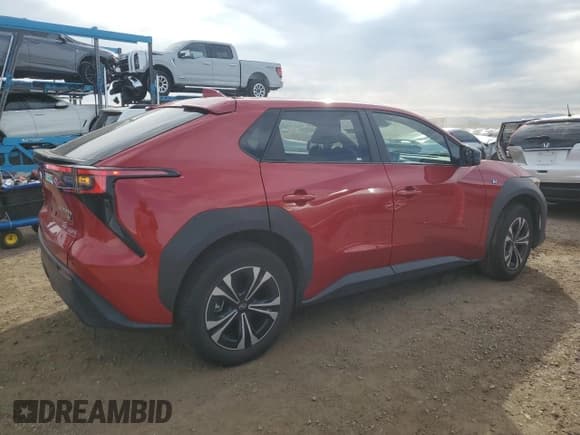 ✅ 2023 Subaru Solterra Premium • VIN: JTMABABA4PA037826 • Lot: 80883285. Wystawiony na Copart z przebiegiem 20 397 mil. Bezpłatny archiwum sprzedaży aukcyjnych z USA i szczegółowy raport historii pojazdu na DreamBid. Zdjęcie 3.