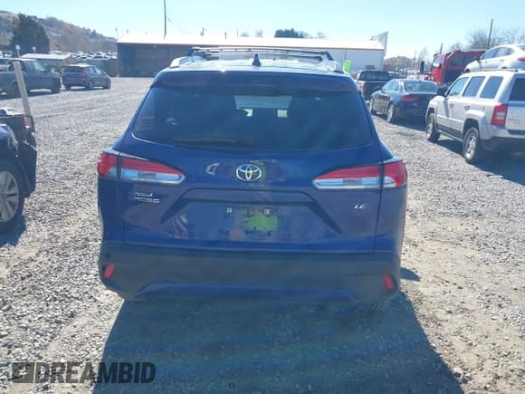 ✅ 2022 Toyota Corolla Cross LE • VIN: 7MUCAAAGXNV015434 • Lot: 43568501. Listed on IAAI with 24,362 mi. Free auction sales archive from the USA and detailed vehicle history report at DreamBid. Image 16.
