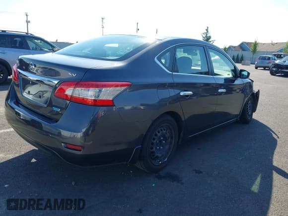 ✅ 2014 Nissan Sentra S • VIN: 1N4AB7AP4EN853827 • Lot: 43297658. Listed on IAAI with 139,561 mi. Free auction sales archive from the USA and detailed vehicle history report at DreamBid. Image 4.