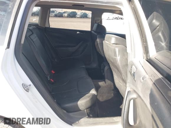 ✅ 2008 Volkswagen Passat Komfort • VIN: WVWXK73C28E169720 • Lot: 43634331. Listed on IAAI with 193,203 mi. Free auction sales archive from the USA and detailed vehicle history report at DreamBid. Image 8.