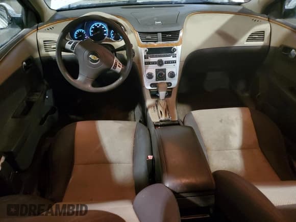 ✅ 2011 Chevrolet Malibu 1LT • VIN: 1G1ZC5E16BF225416 • Lot: 43257495. Wystawiony na Copart z przebiegiem 101 649 mil. Bezpłatny archiwum sprzedaży aukcyjnych z USA i szczegółowy raport historii pojazdu na DreamBid. Zdjęcie 8.