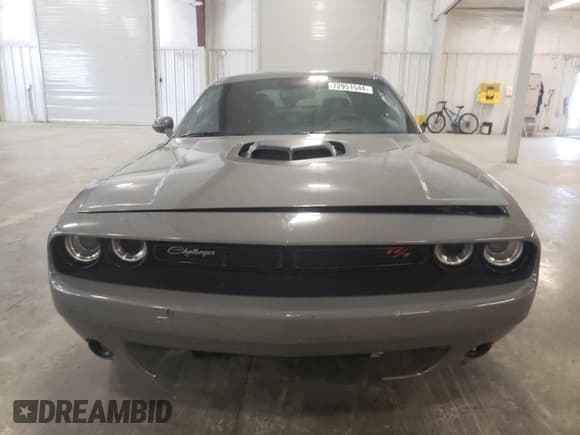 ✅ 2017 Dodge Challenger T/A 392 • VIN: 2C3CDZFJ8HH502496 • Lot: 72951544. Wystawiony na Copart z przebiegiem 39 721 mil. Bezpłatny archiwum sprzedaży aukcyjnych z USA i szczegółowy raport historii pojazdu na DreamBid. Zdjęcie 5.