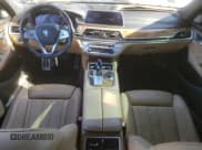 ✅ 2018 BMW 7 Series 750i • VIN: WBA7F0C58JGM23726 • Лот: 69116685. Опубликован ранее на Copart с пробегом 32 765 миль. Бесплатный доступ к архиву аукционных продаж из США и подробный отчёт об истории автомобиля на DreamBid. Изображение 8.