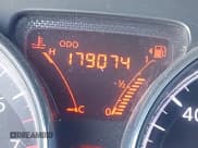 ✅ 2014 Nissan Note S • VIN: 3N1CE2CP7EL416255 • Lot: 42539409. Wystawiony na IAAI z przebiegiem 179 074 mil. Bezpłatny archiwum sprzedaży aukcyjnych z USA i szczegółowy raport historii pojazdu na DreamBid. Zdjęcie 15.