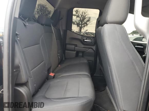 ✅ 2020 Chevrolet Silverado 1500 Custom Trail Boss • VIN: 1GCRYCEF1LZ122591 • Lot: 73725014. Wystawiony na Copart z przebiegiem 50 728 mil. Bezpłatny archiwum sprzedaży aukcyjnych z USA i szczegółowy raport historii pojazdu na DreamBid. Zdjęcie 10.