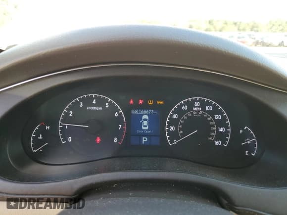 ✅ 2011 Hyundai Genesis • VIN: KMHGC4DF2BU124001 • Лот: 81982385. Опубликован ранее на Copart с пробегом 166 673 миль. Бесплатный доступ к архиву аукционных продаж из США и подробный отчёт об истории автомобиля на DreamBid. Изображение 9.