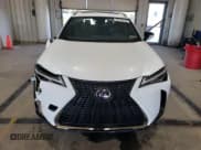 ✅ 2021 Lexus UX 250h F Sport • VIN: JTHR9JBHXM2046000 • Lot: 70712415. Wystawiony na Copart z przebiegiem 13 014 mil. Bezpłatny archiwum sprzedaży aukcyjnych z USA i szczegółowy raport historii pojazdu na DreamBid. Zdjęcie 5.