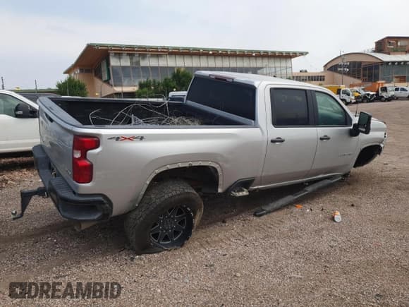 ✅ 2023 Chevrolet Silverado 2500HD Custom • VIN: 2GC4YMEY1P1727484 • Lot: 64559175. Wystawiony na Copart z przebiegiem 41 884 mil. Bezpłatny archiwum sprzedaży aukcyjnych z USA i szczegółowy raport historii pojazdu na DreamBid. Zdjęcie 3.