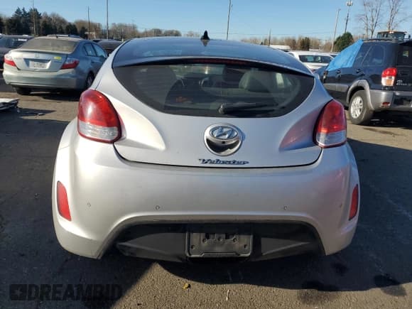 ✅ 2013 Hyundai Veloster w/Black Int • VIN: KMHTC6AD7DU086250 • Lot: 88927285. Wystawiony na Copart z przebiegiem 171 779 mil. Bezpłatny archiwum sprzedaży aukcyjnych z USA i szczegółowy raport historii pojazdu na DreamBid. Zdjęcie 6.